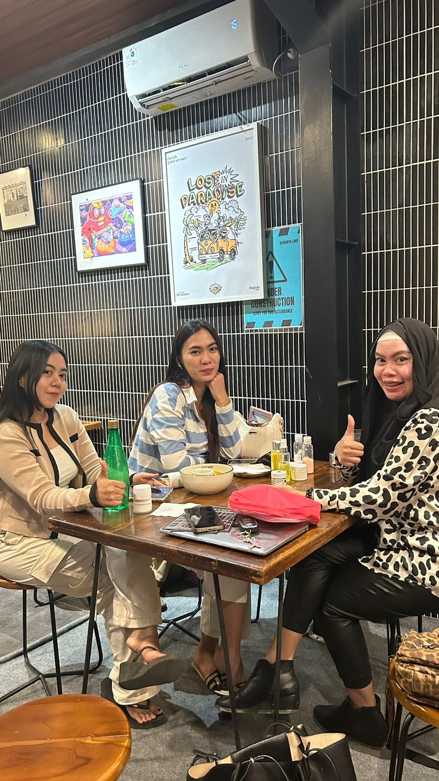 Image of Momen pertemuan tim atau partner 5
